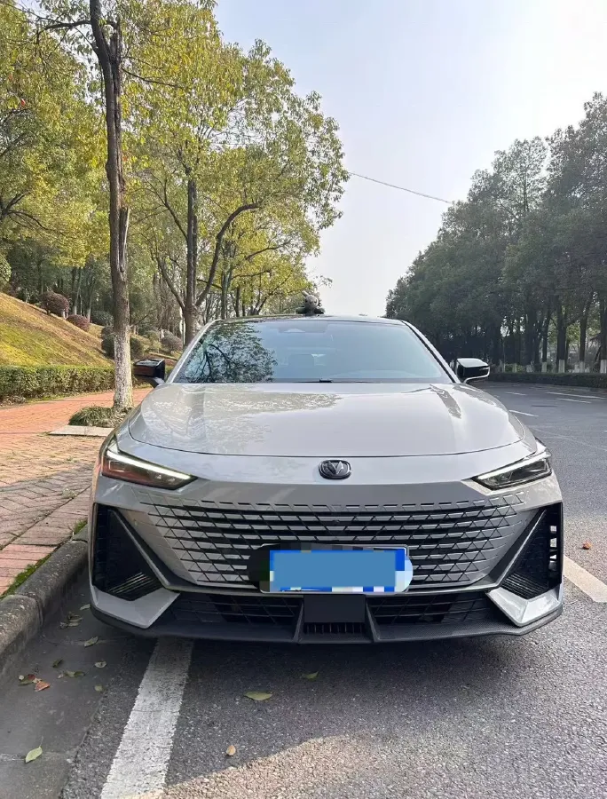 2023 ChangAn UNI-V 1.5T 188HP L4 7DCT,autocango,china used car exporter,china ev exporter,chinese used car exporter,chinese used ev exporter