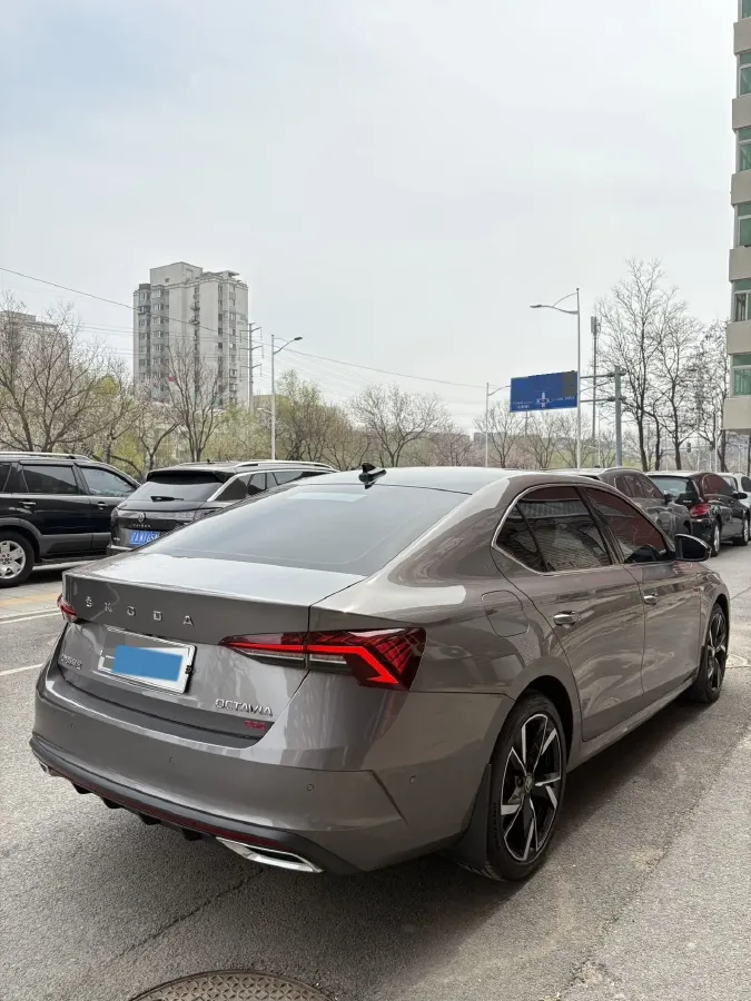 2021 Skoda Octavia 1.4T 150HP L4 7DCT,autocango,china used car exporter,china ev exporter,chinese used car exporter,chinese used ev exporter