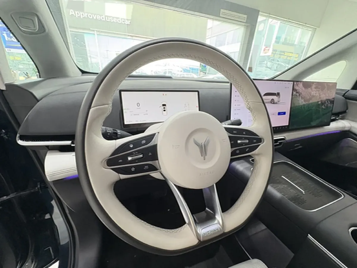 2025 Voyah Dream 1.5T 150HP L4 PHEV 41.7KWH,autocango,china used car exporter,china ev exporter,chinese used car exporter,chinese used ev exporter