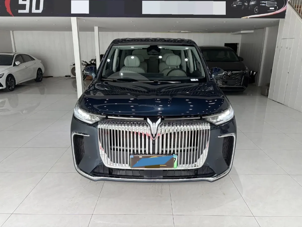 2025 Voyah Dream 1.5T 150HP L4 PHEV 41.7KWH,autocango,china used car exporter,china ev exporter,chinese used car exporter,chinese used ev exporter
