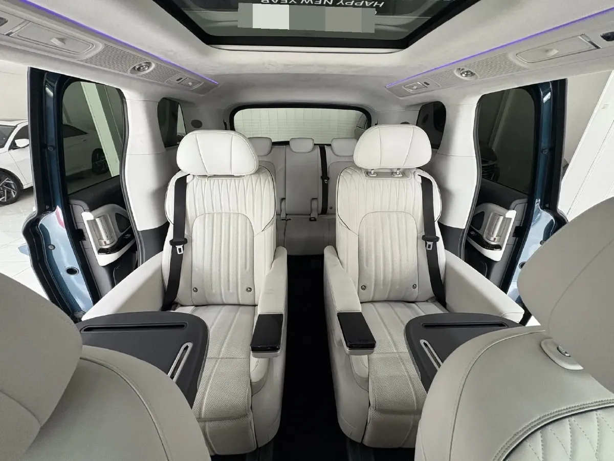 2025 Voyah Dream 1.5T 150HP L4 PHEV 41.7KWH,autocango,china used car exporter,china ev exporter,chinese used car exporter,chinese used ev exporter