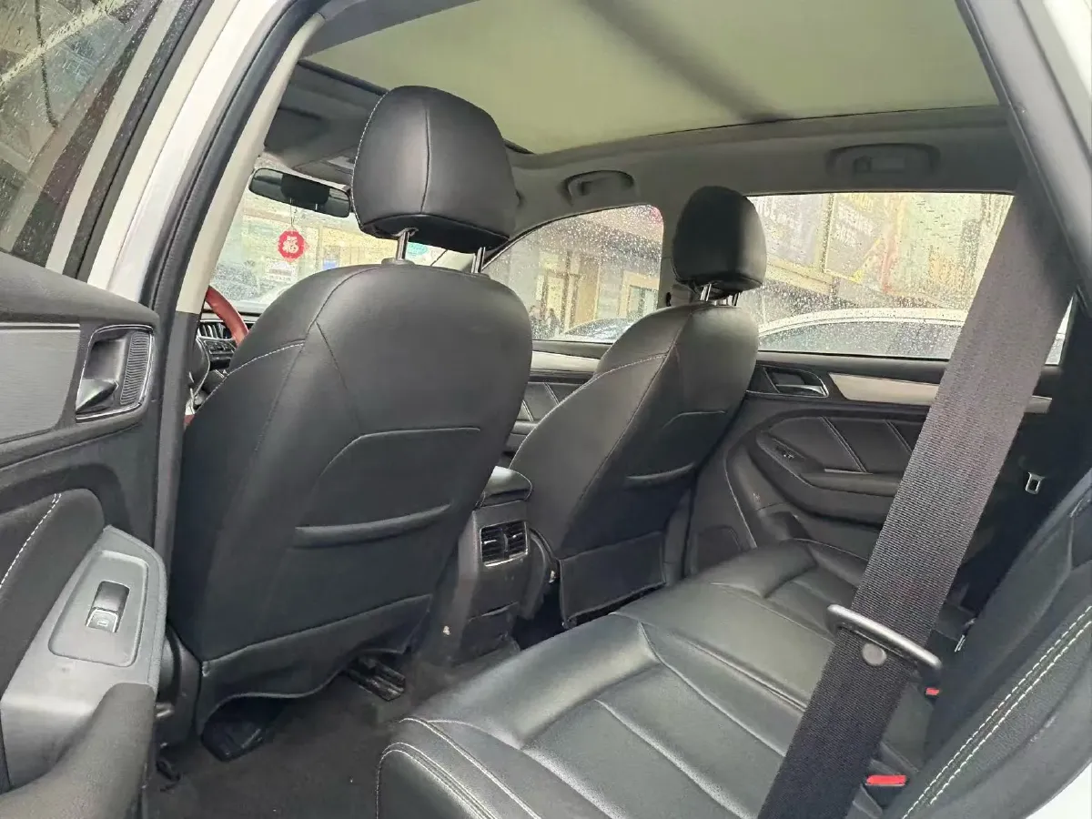 2020 Roewe i6 1.5T 169HP L4 7DCT,autocango,china used car exporter,china ev exporter,chinese used car exporter,chinese used ev exporter