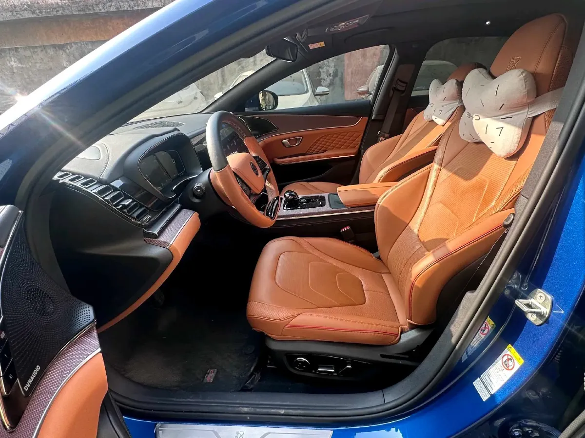 2022 Volkswagen Tiguan L 2.0T 186HP L4 7DCT,autocango,china used car exporter,china ev exporter,chinese used car exporter,chinese used ev exporter