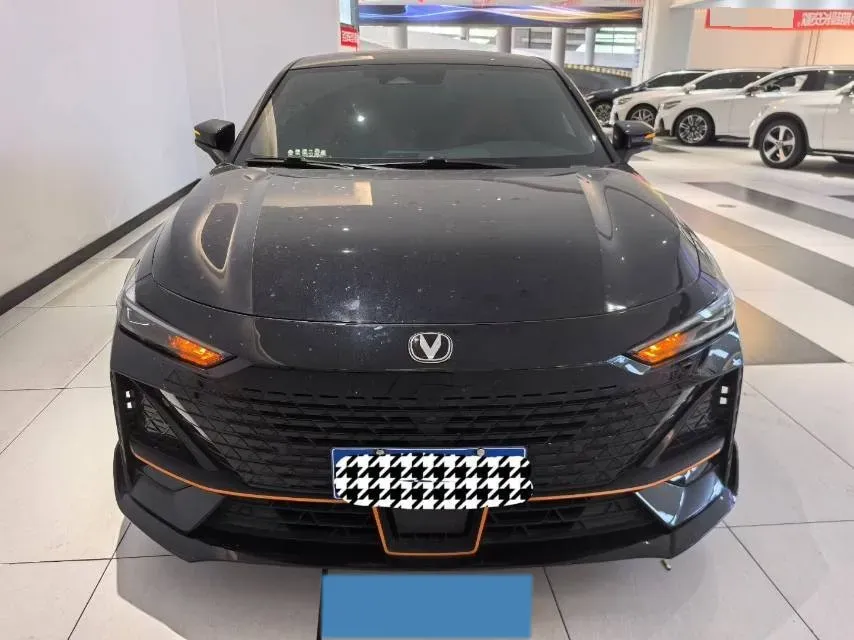 2023 ChangAn UNI-V 1.5T 188HP L4 7DCT,autocango,china used car exporter,china ev exporter,chinese used car exporter,chinese used ev exporter