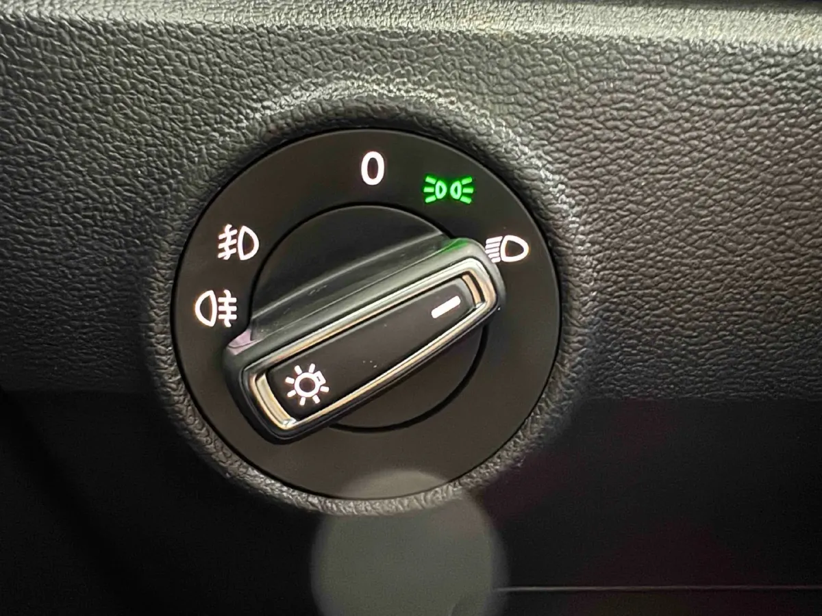 2022 Volkswagen T-Roc 1.4T 150HP L4 7DCT,autocango,china used car exporter,china ev exporter,chinese used car exporter,chinese used ev exporter