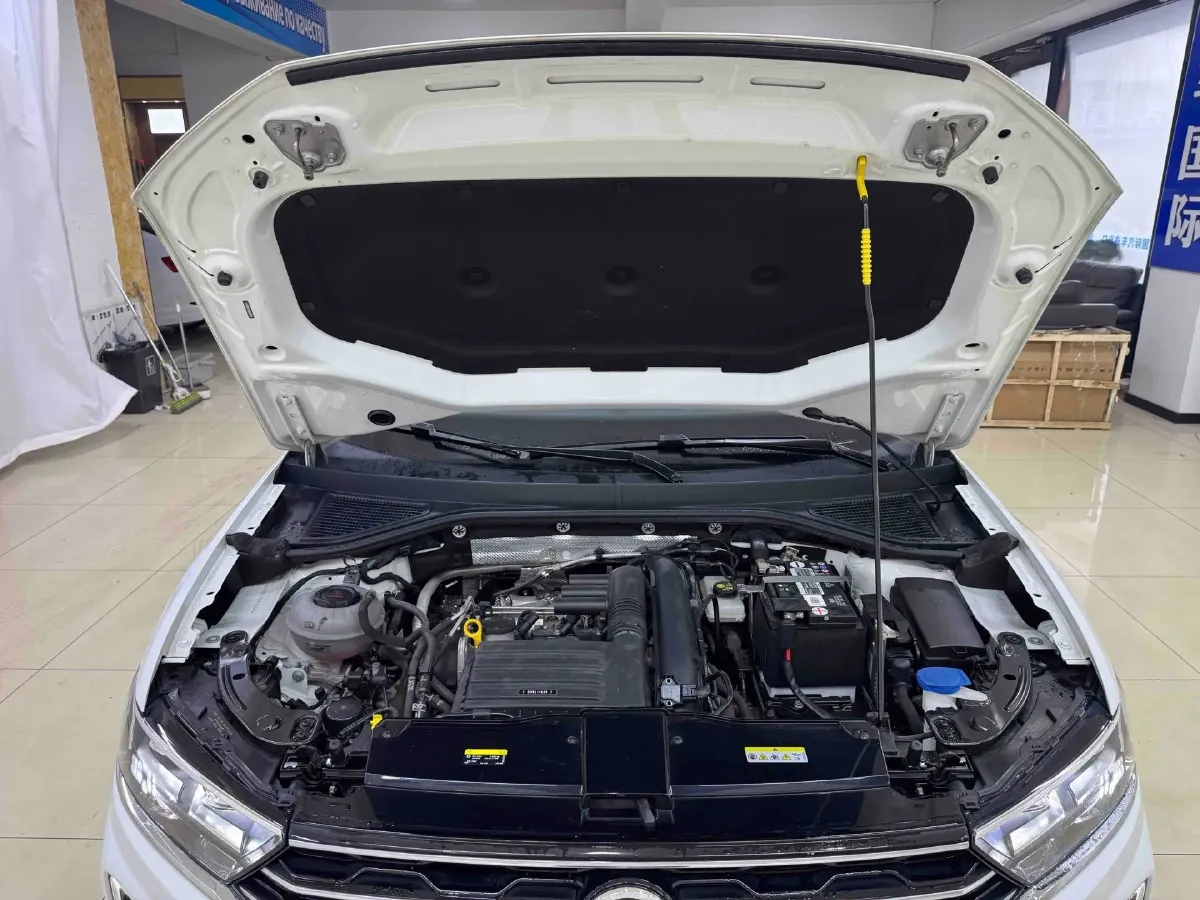 2022 Volkswagen T-Roc 1.4T 150HP L4 7DCT,autocango,china used car exporter,china ev exporter,chinese used car exporter,chinese used ev exporter