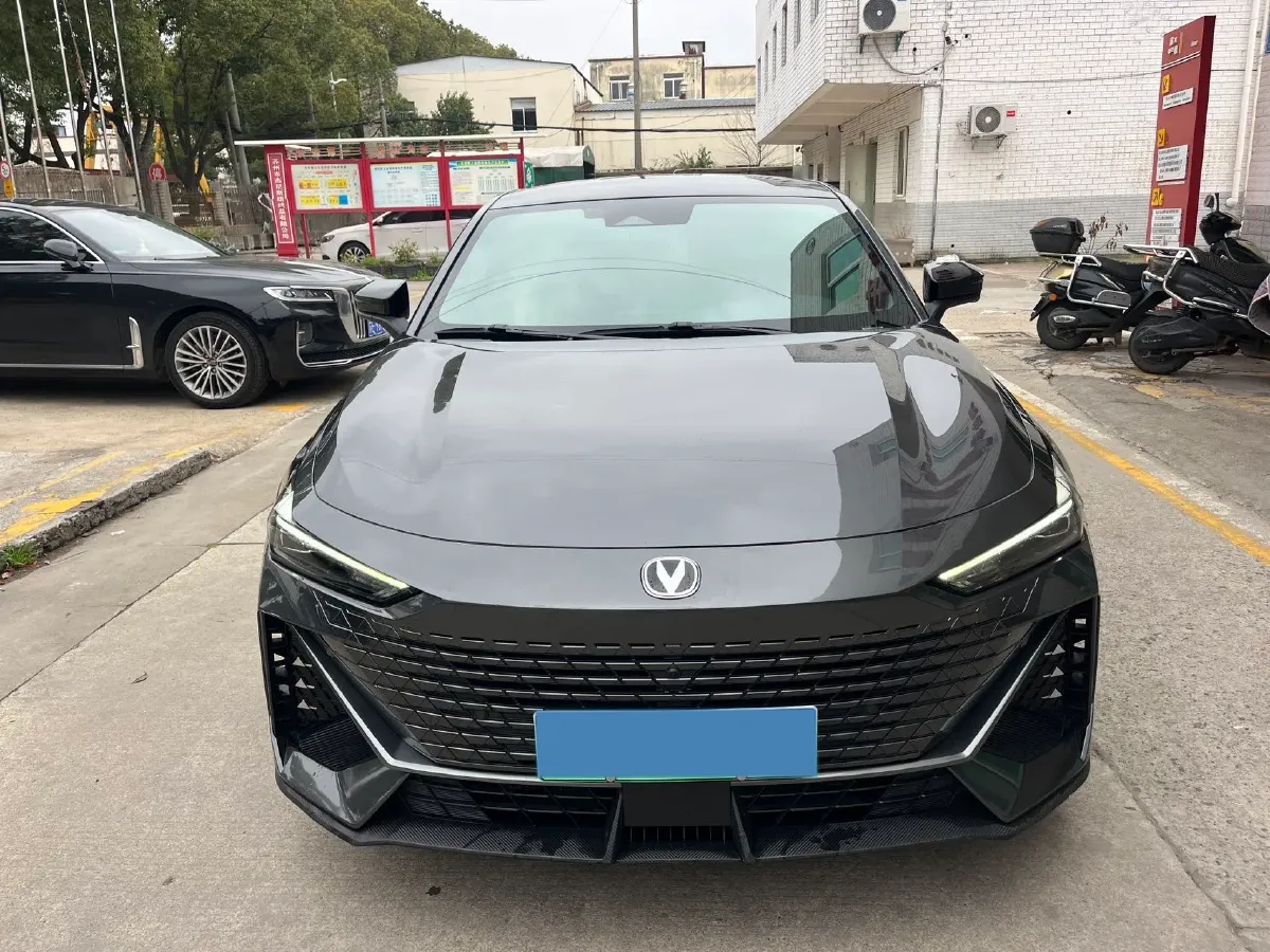 2023 ChangAn UNI-V iDD 1.5T 170HP L4 6TCT PHEV 18.4KWH,autocango,china used car exporter,china ev exporter,chinese used car exporter,chinese used ev exporter