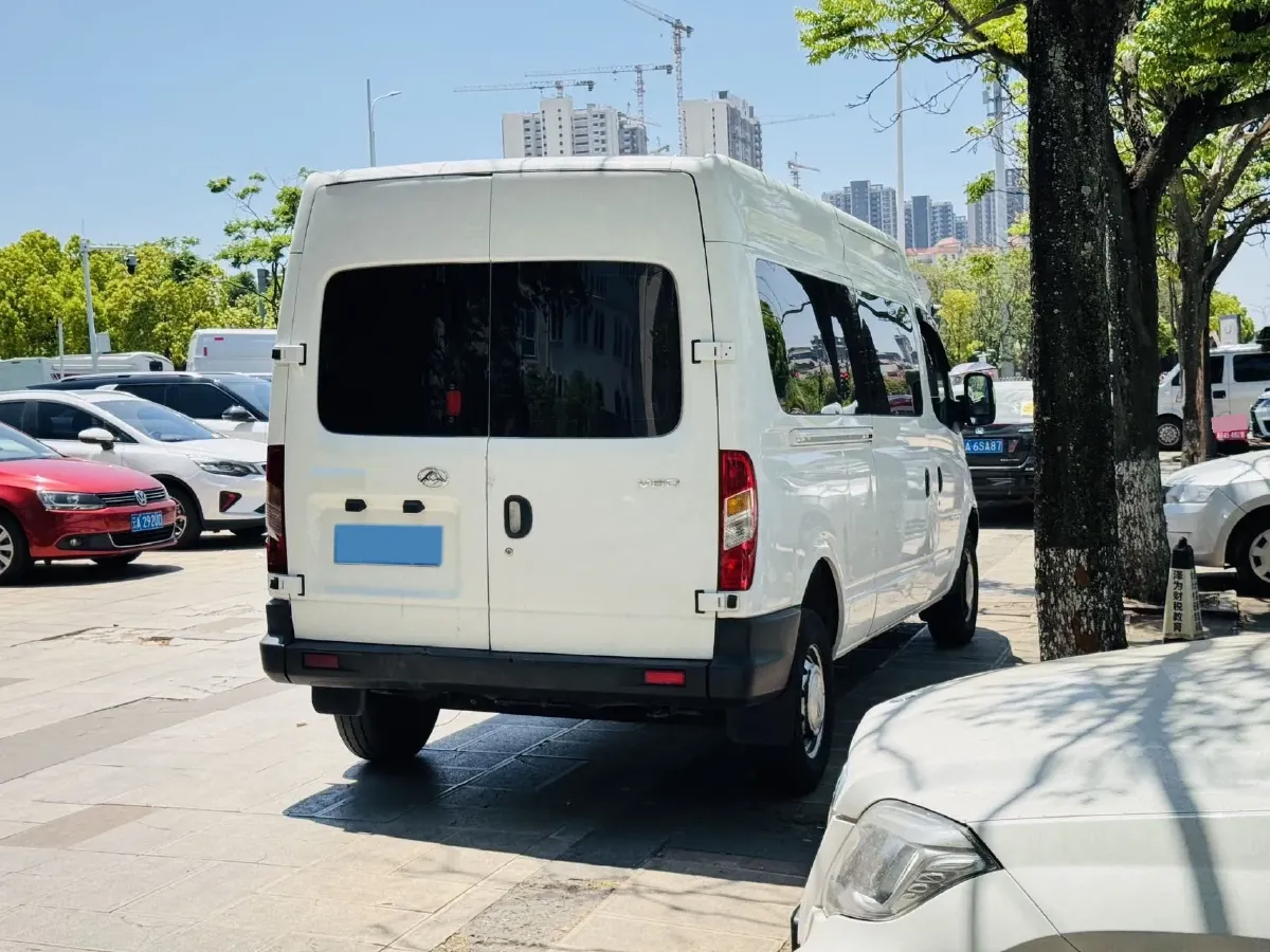 2020 MAXUS XinTu V80 2.5T 136HP L4 6MT,autocango,china used car exporter,china ev exporter,chinese used car exporter,chinese used ev exporter