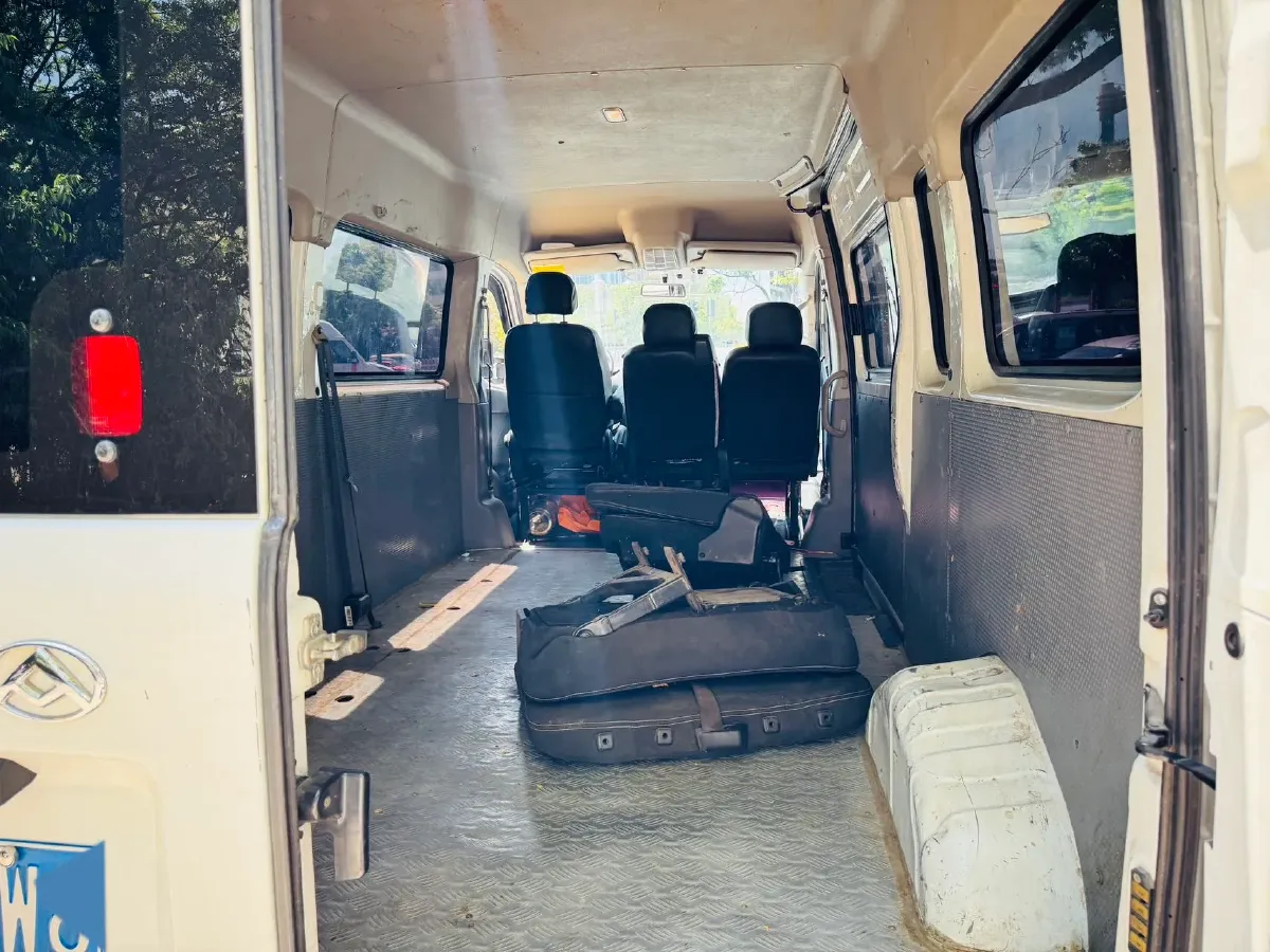 2020 MAXUS XinTu V80 2.5T 136HP L4 6MT,autocango,china used car exporter,china ev exporter,chinese used car exporter,chinese used ev exporter