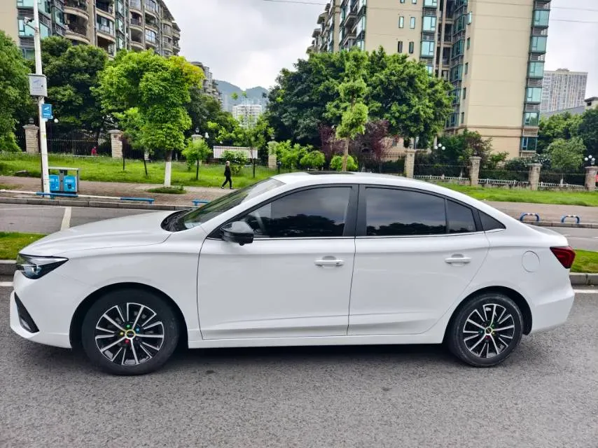 2021 Roewe i5 1.5L 120HP L4 CVT,autocango,china used car exporter,china ev exporter,chinese used car exporter,chinese used ev exporter
