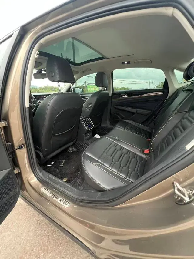 2020 Volkswagen Passat 2.0T 186HP L4 7DCT,autocango,china used car exporter,china ev exporter,chinese used car exporter,chinese used ev exporter