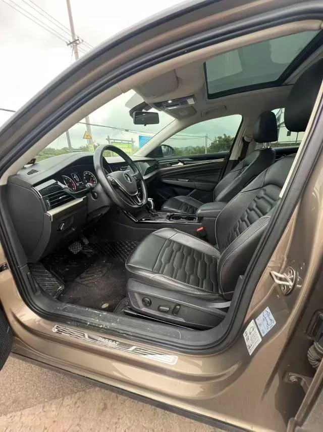 2020 Volkswagen Passat 2.0T 186HP L4 7DCT,autocango,china used car exporter,china ev exporter,chinese used car exporter,chinese used ev exporter
