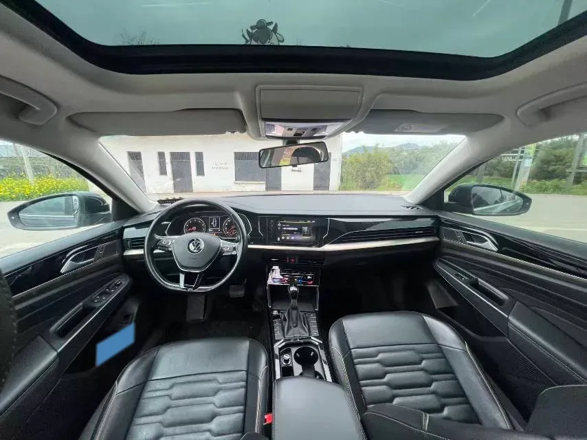 2020 Volkswagen Passat 2.0T 186HP L4 7DCT,autocango,china used car exporter,china ev exporter,chinese used car exporter,chinese used ev exporter