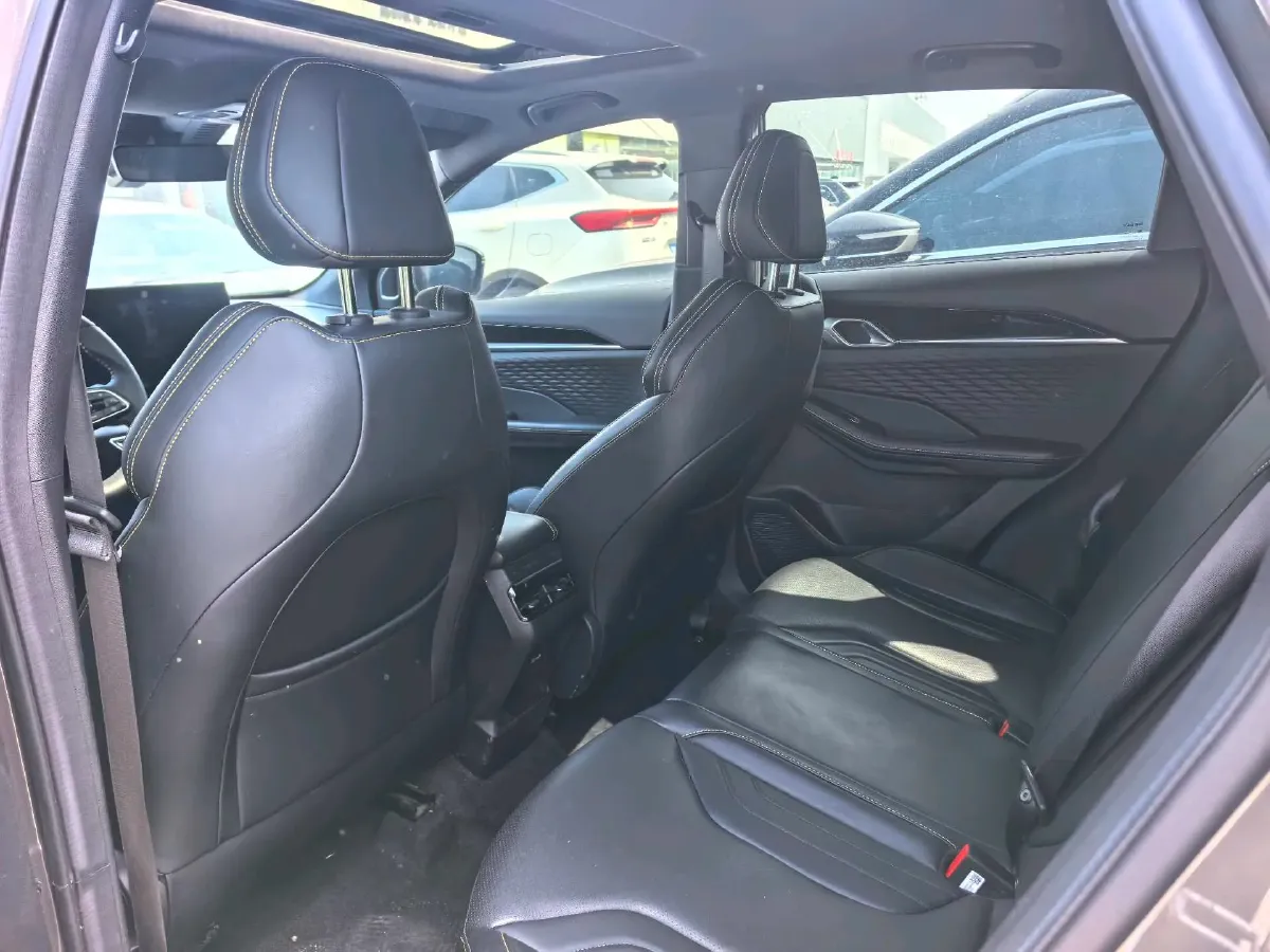 2025 Geely Coolray 1.5T 181HP L4 7DCT,autocango,china used car exporter,china ev exporter,chinese used car exporter,chinese used ev exporter