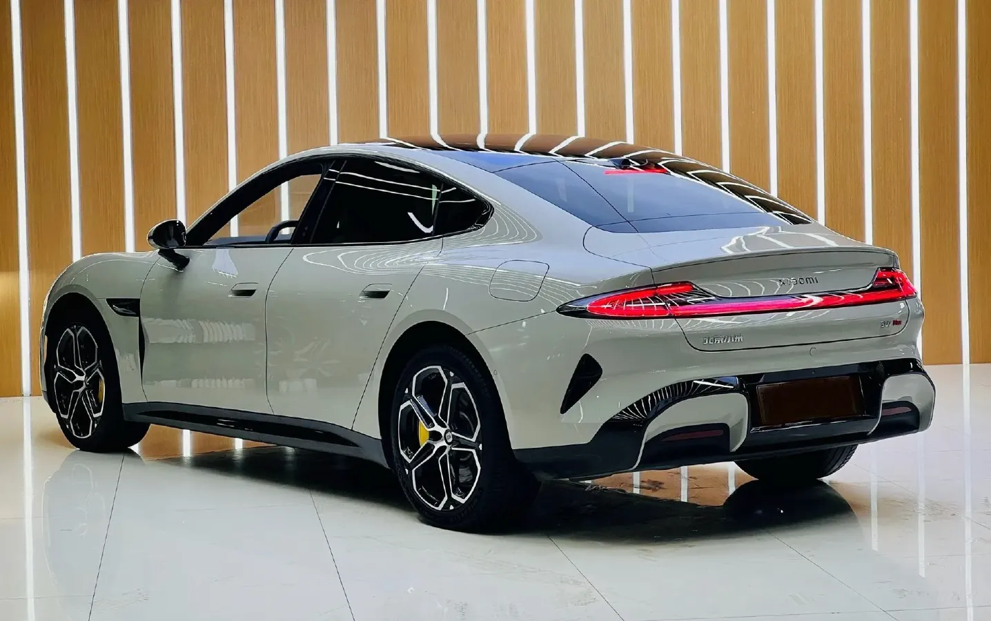 2024 MI SU7 BEV 101KWH,autocango,china used car exporter,china ev exporter,chinese used car exporter,chinese used ev exporter