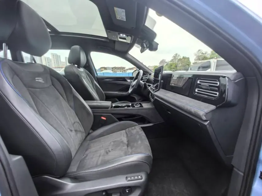 2024 Volkswagen Tiguan L 2.0T 220HP L4 7DCT,autocango,china used car exporter,china ev exporter,chinese used car exporter,chinese used ev exporter