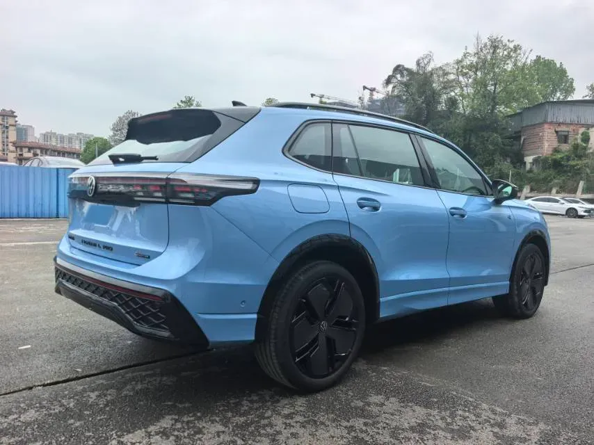 2024 Volkswagen Tiguan L 2.0T 220HP L4 7DCT,autocango,china used car exporter,china ev exporter,chinese used car exporter,chinese used ev exporter
