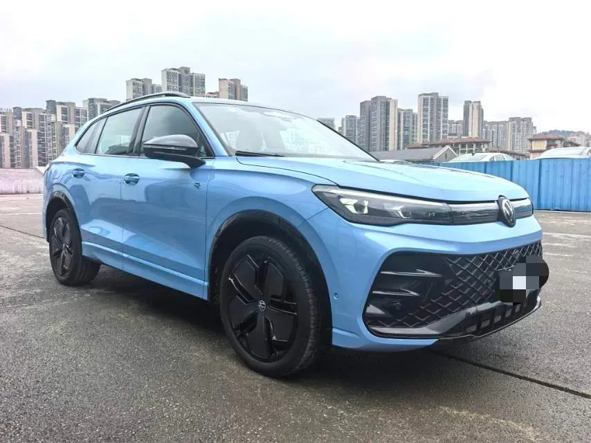 2024 Volkswagen Tiguan L 2.0T 220HP L4 7DCT,autocango,china used car exporter,china ev exporter,chinese used car exporter,chinese used ev exporter