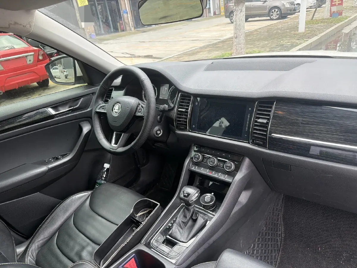 2018 Skoda Kodiak 2.0T 186HP L4 7DCT,autocango,china used car exporter,china ev exporter,chinese used car exporter,chinese used ev exporter