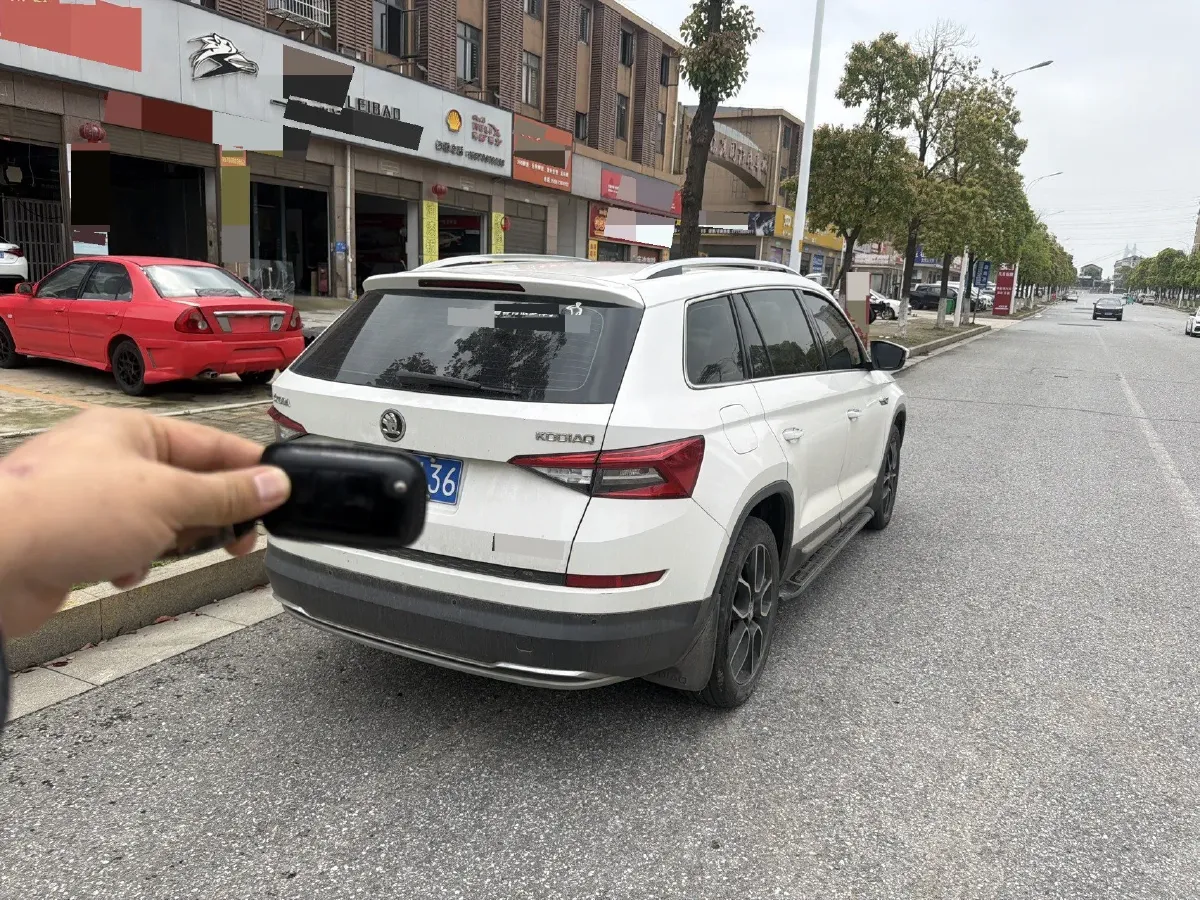 2018 Skoda Kodiak 2.0T 186HP L4 7DCT,autocango,china used car exporter,china ev exporter,chinese used car exporter,chinese used ev exporter