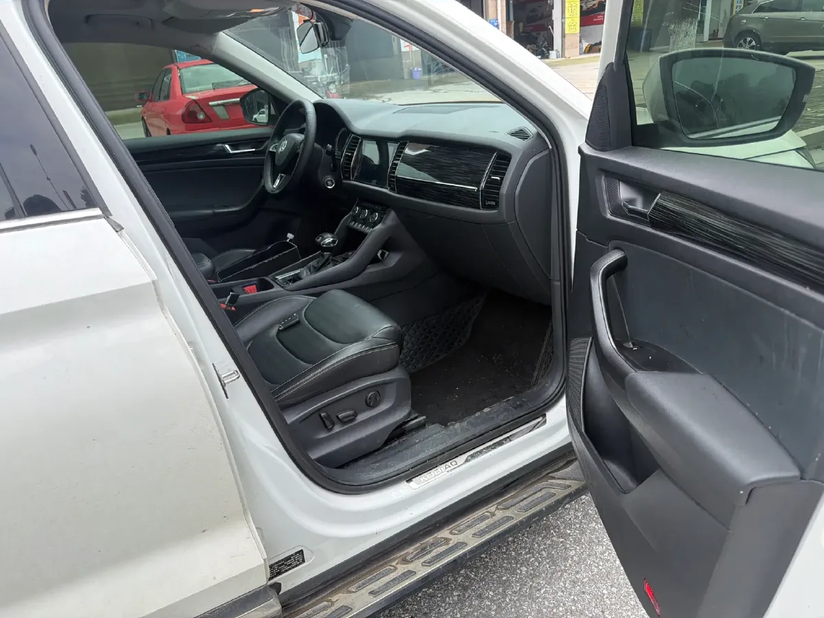2018 Skoda Kodiak 2.0T 186HP L4 7DCT,autocango,china used car exporter,china ev exporter,chinese used car exporter,chinese used ev exporter