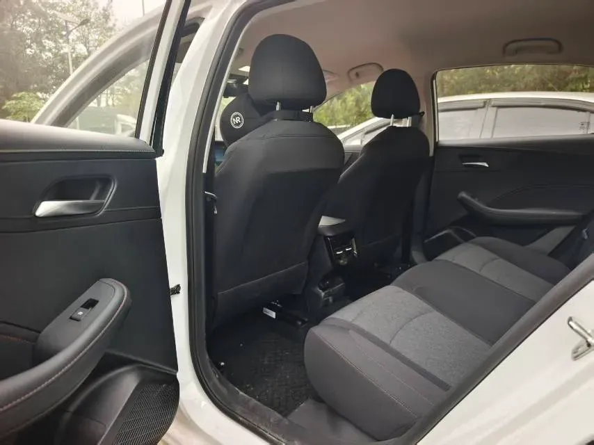 2026 Roewe i5 1.5L 129HP L4 5MT,autocango,china used car exporter,china ev exporter,chinese used car exporter,chinese used ev exporter