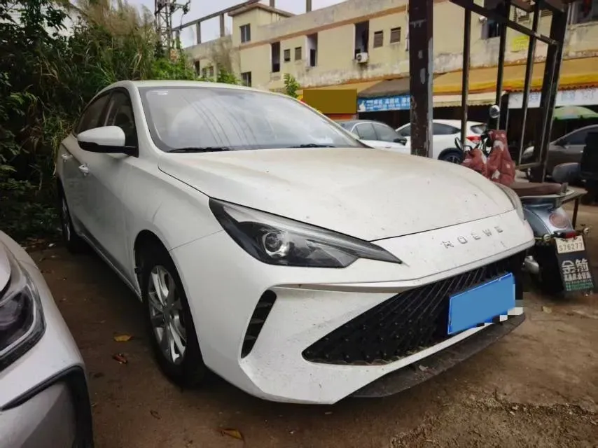 2026 Roewe i5 1.5L 129HP L4 5MT,autocango,china used car exporter,china ev exporter,chinese used car exporter,chinese used ev exporter
