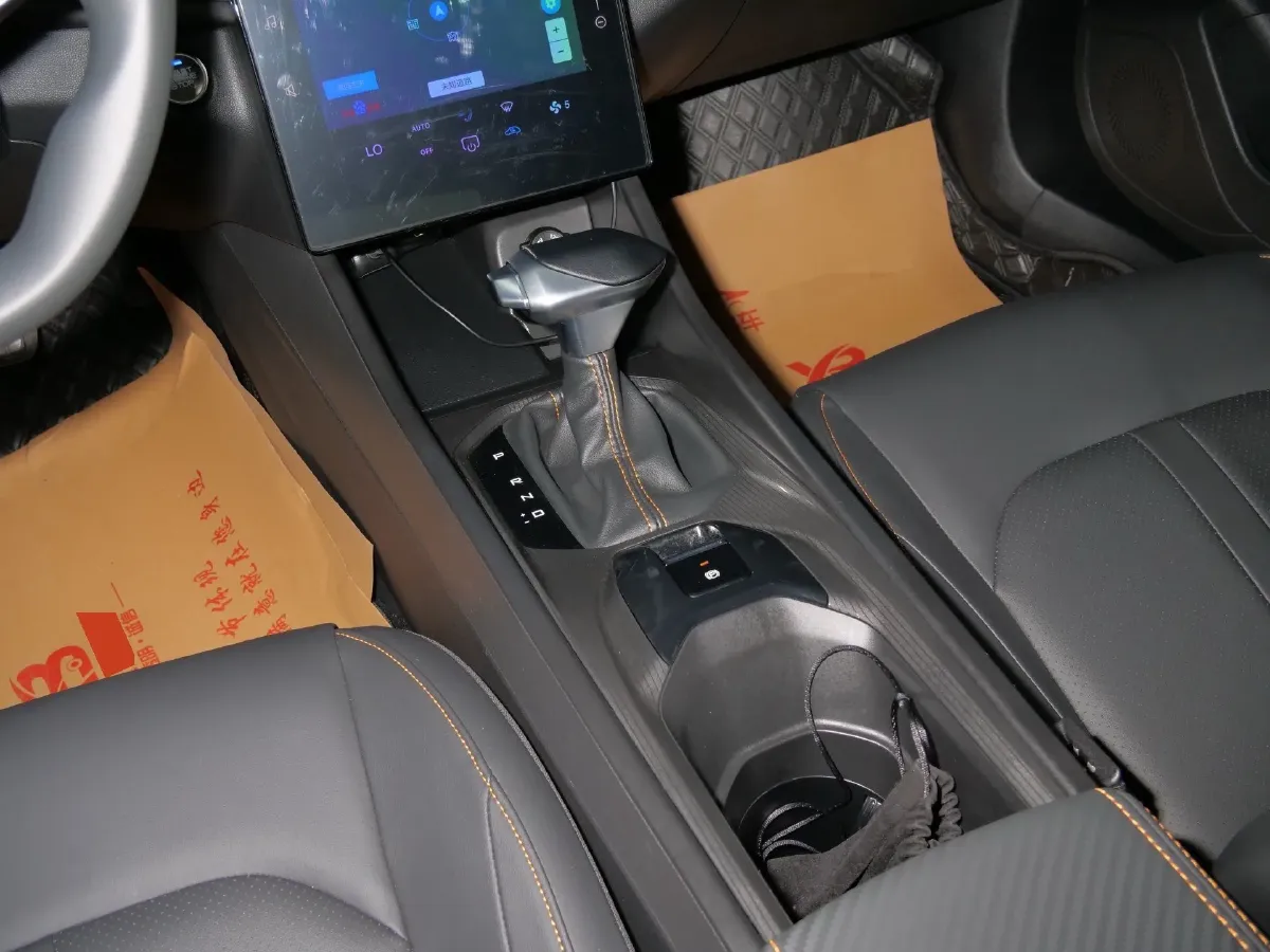 2025 DongFeng Aeolus YiXuan 1.5L 125HP L4 6DCT,autocango,china used car exporter,china ev exporter,chinese used car exporter,chinese used ev exporter