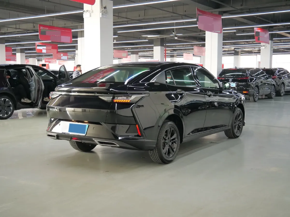 2025 DongFeng Aeolus YiXuan 1.5L 125HP L4 6DCT,autocango,china used car exporter,china ev exporter,chinese used car exporter,chinese used ev exporter