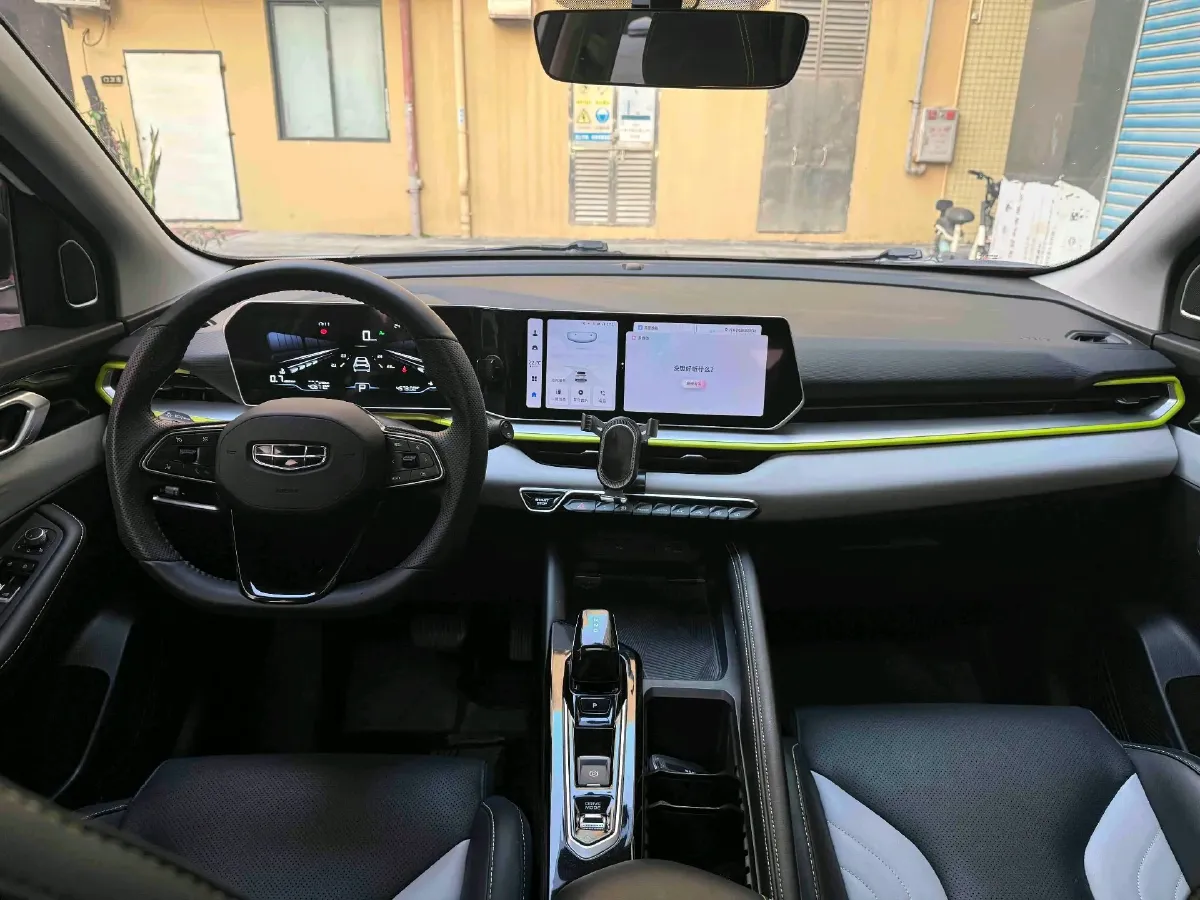 2022 Geely Coolray 1.5T 181HP L4 7DCT,autocango,china used car exporter,china ev exporter,chinese used car exporter,chinese used ev exporter