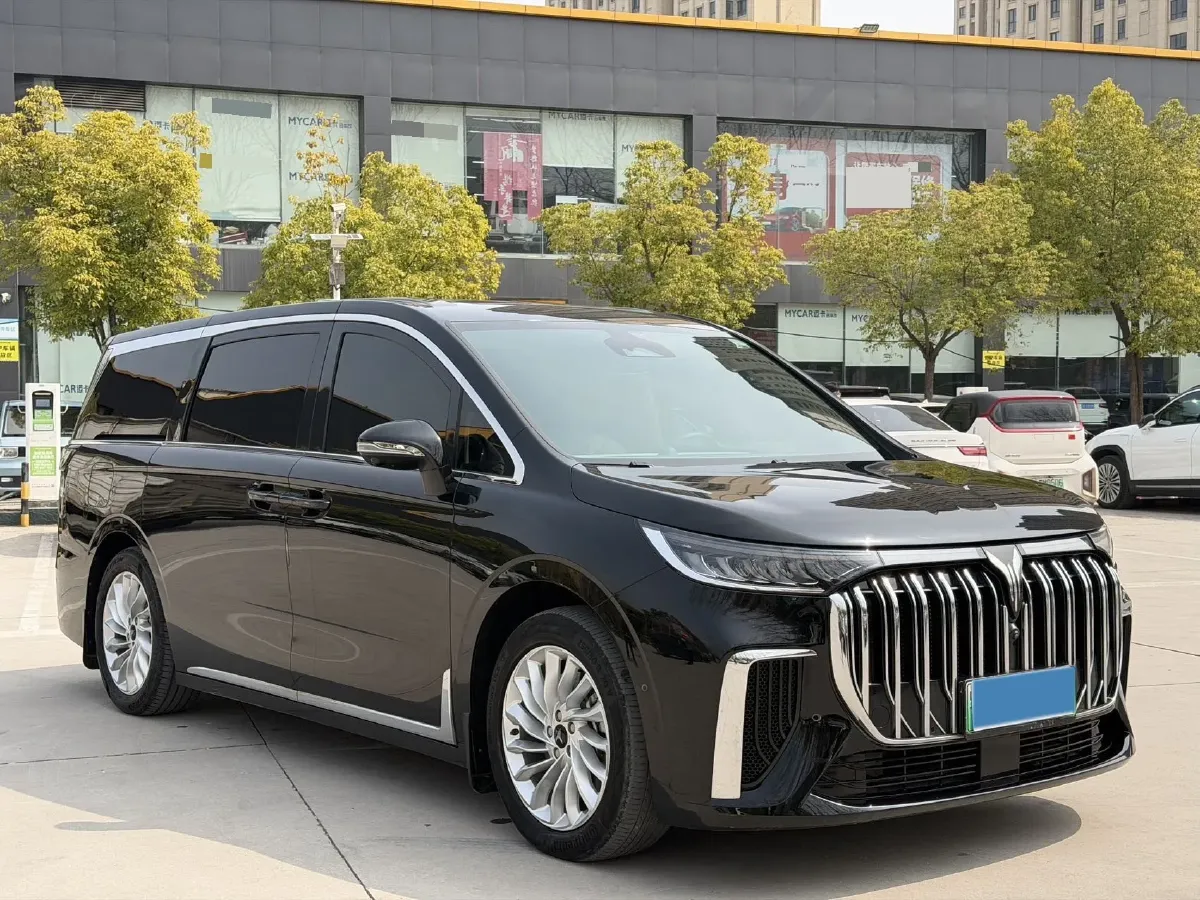 2022 Voyah Dream 1.5T 136HP L4 PHEV 25.57KWH,autocango,china used car exporter,china ev exporter,chinese used car exporter,chinese used ev exporter