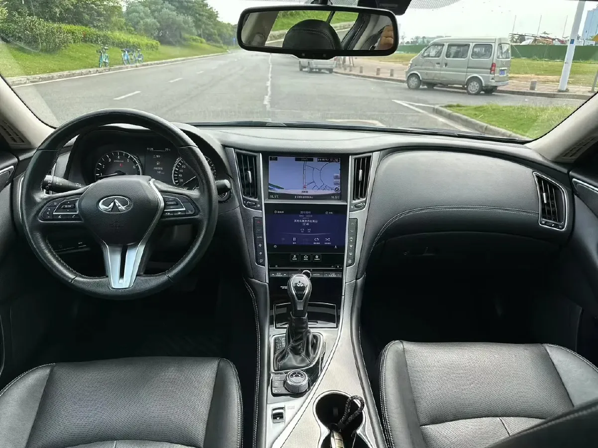 2018 Jeep Grand Commander 2.0T 265HP L4 9AT,autocango,china used car exporter,china ev exporter,chinese used car exporter,chinese used ev exporter