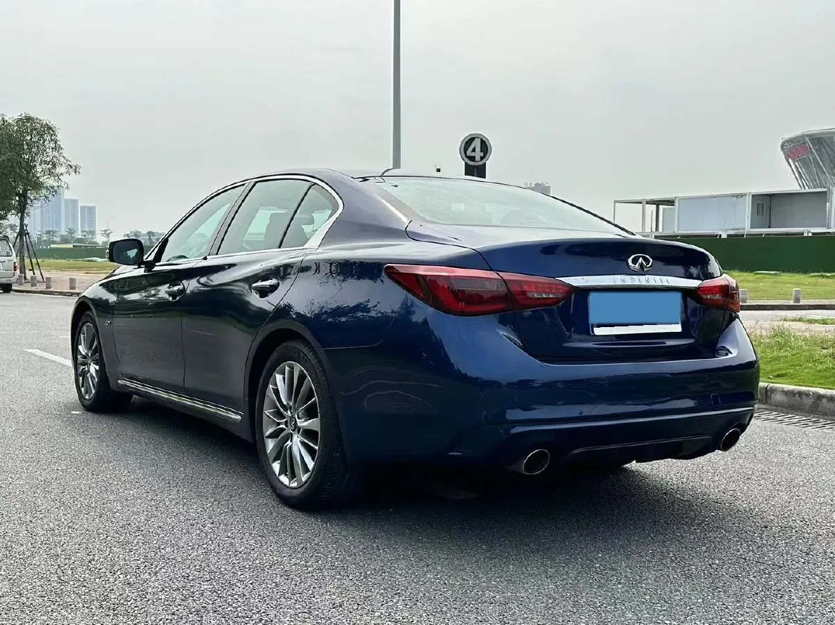 2018 Jeep Grand Commander 2.0T 265HP L4 9AT,autocango,china used car exporter,china ev exporter,chinese used car exporter,chinese used ev exporter