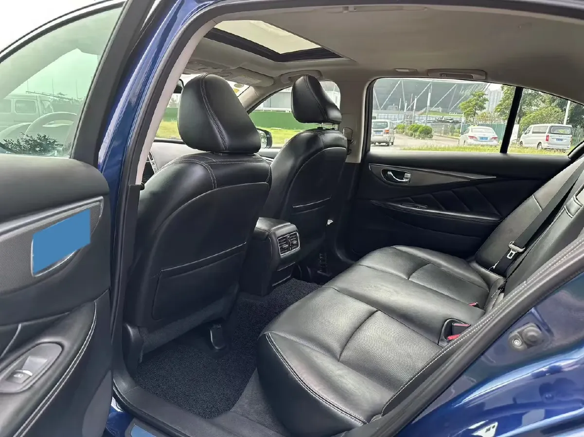 2018 Jeep Grand Commander 2.0T 265HP L4 9AT,autocango,china used car exporter,china ev exporter,chinese used car exporter,chinese used ev exporter