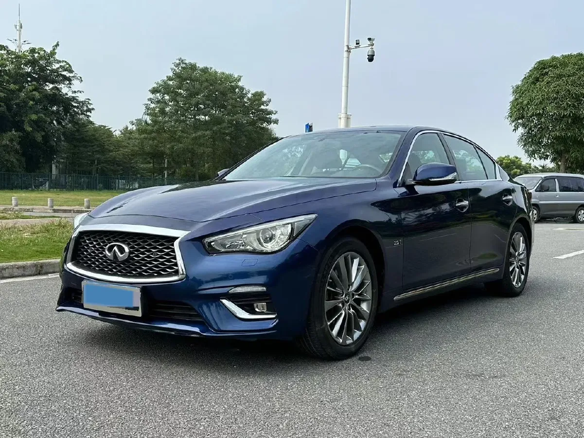 2018 Jeep Grand Commander 2.0T 265HP L4 9AT,autocango,china used car exporter,china ev exporter,chinese used car exporter,chinese used ev exporter