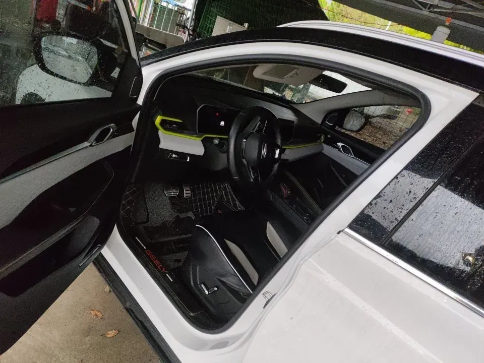 2023 Geely Coolray 1.5T 181HP L4 7DCT,autocango,china used car exporter,china ev exporter,chinese used car exporter,chinese used ev exporter