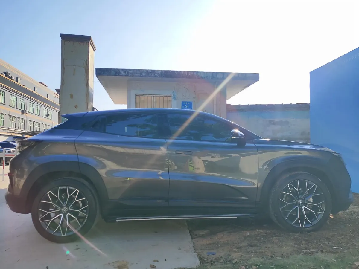 2022 ChangAn UNI-T 1.5T 188HP L4 7DCT,autocango,china used car exporter,china ev exporter,chinese used car exporter,chinese used ev exporter