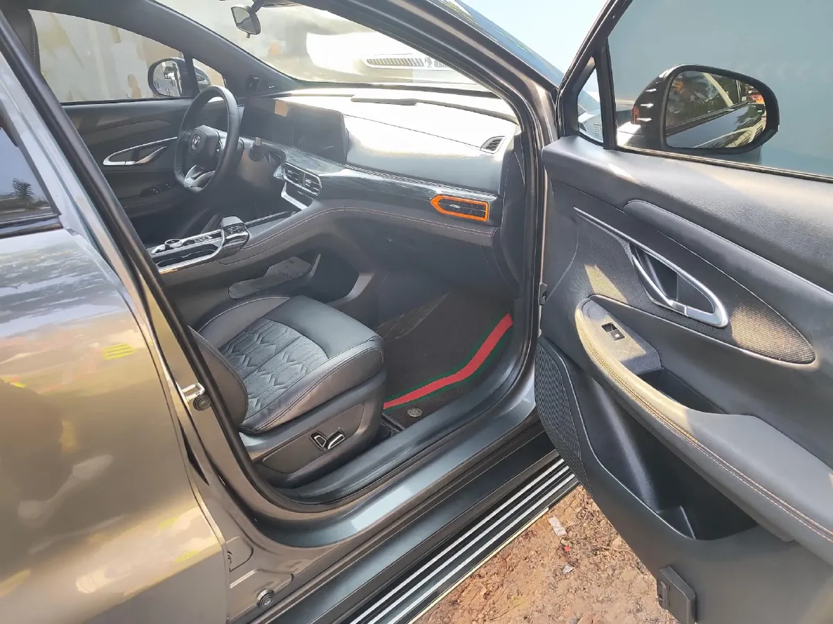 2022 ChangAn UNI-T 1.5T 188HP L4 7DCT,autocango,china used car exporter,china ev exporter,chinese used car exporter,chinese used ev exporter