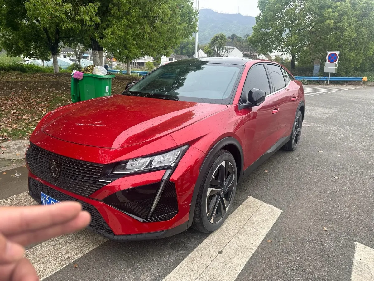 2023 Peugeot 408X 1.6T 175HP L4 8AT,autocango,china used car exporter,china ev exporter,chinese used car exporter,chinese used ev exporter