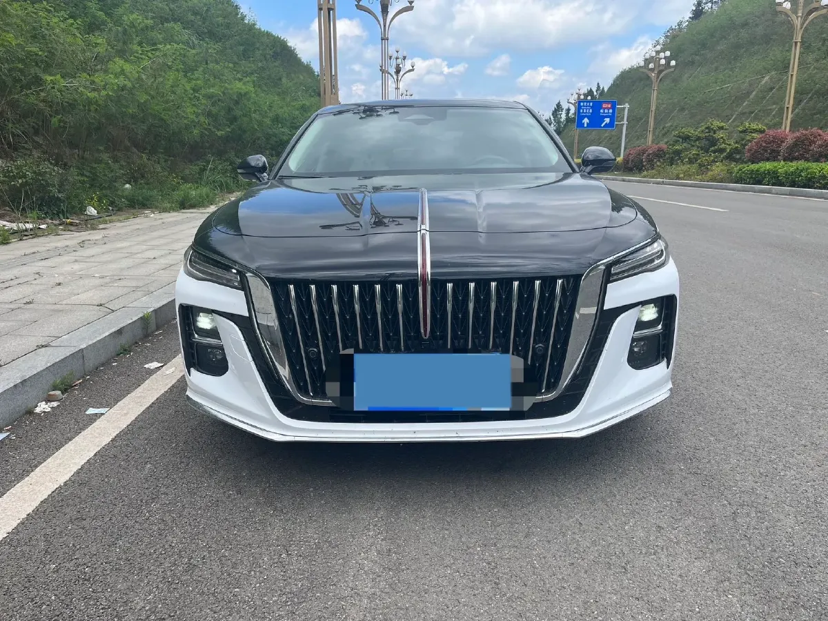 2023 HongQi H5 2.0T 224HP L4 8AT,autocango,china used car exporter,china ev exporter,chinese used car exporter,chinese used ev exporter
