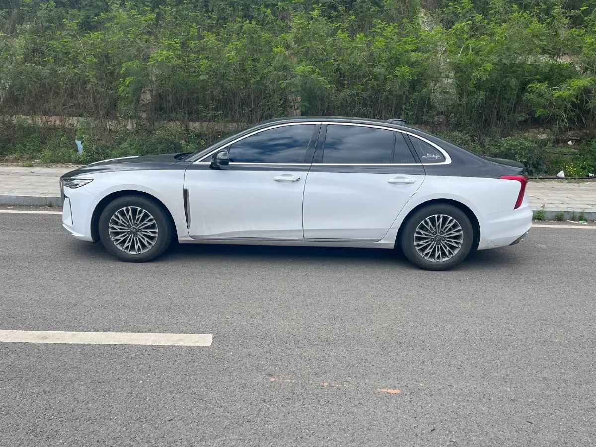 2023 HongQi H5 2.0T 224HP L4 8AT,autocango,china used car exporter,china ev exporter,chinese used car exporter,chinese used ev exporter