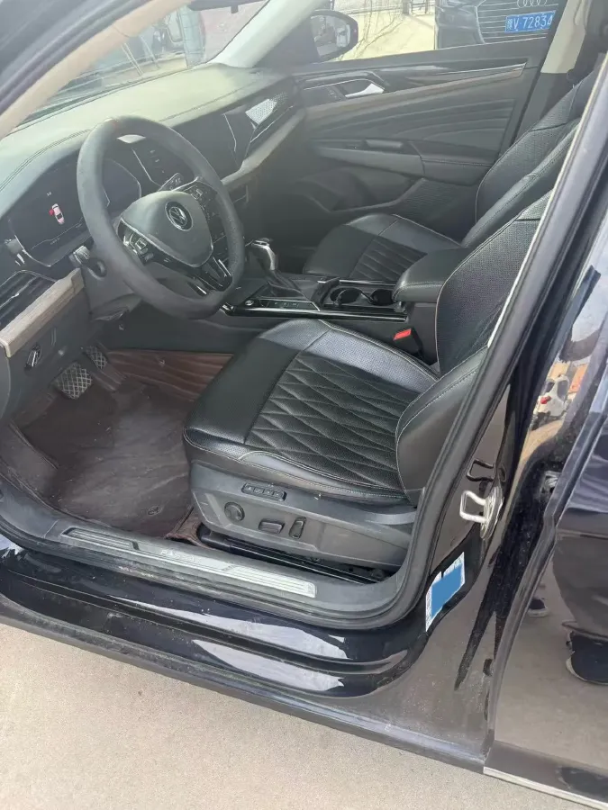 2020 Volkswagen Passat 2.0T 186HP L4 7DCT,autocango,china used car exporter,china ev exporter,chinese used car exporter,chinese used ev exporter