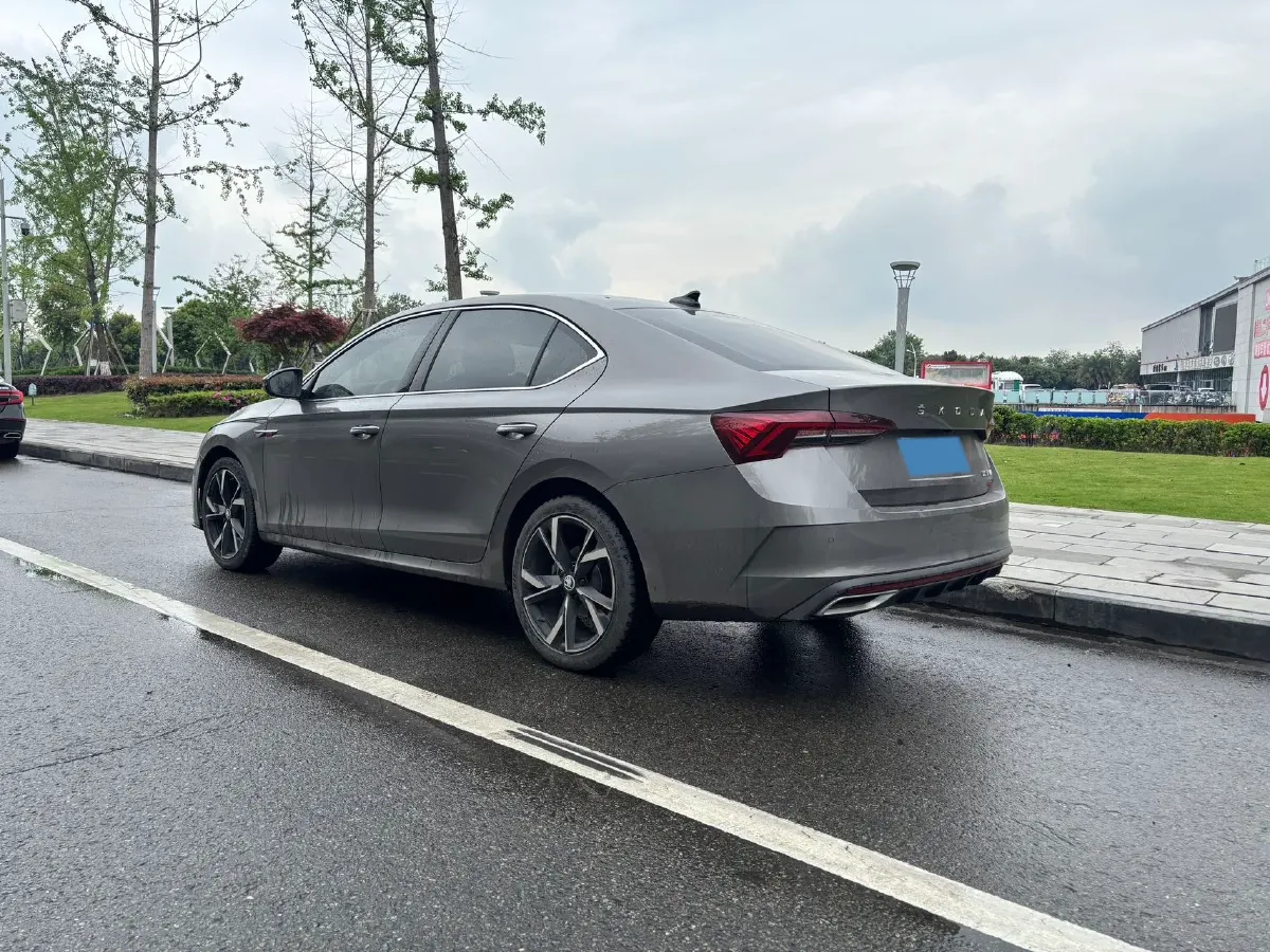 2021 Skoda Octavia 1.4T 150HP L4 7DCT,autocango,china used car exporter,china ev exporter,chinese used car exporter,chinese used ev exporter