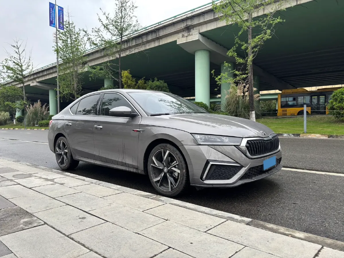 2021 Skoda Octavia 1.4T 150HP L4 7DCT,autocango,china used car exporter,china ev exporter,chinese used car exporter,chinese used ev exporter
