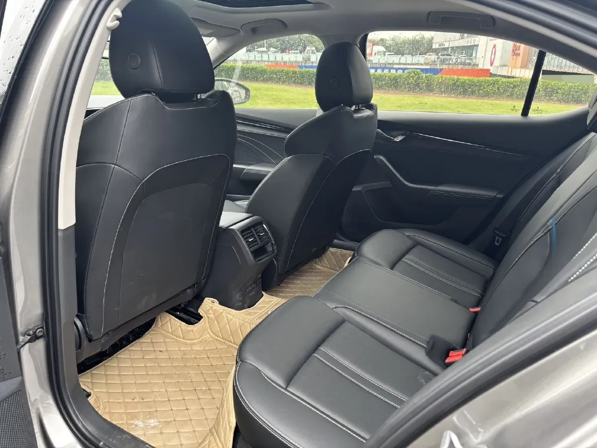 2021 Skoda Octavia 1.4T 150HP L4 7DCT,autocango,china used car exporter,china ev exporter,chinese used car exporter,chinese used ev exporter