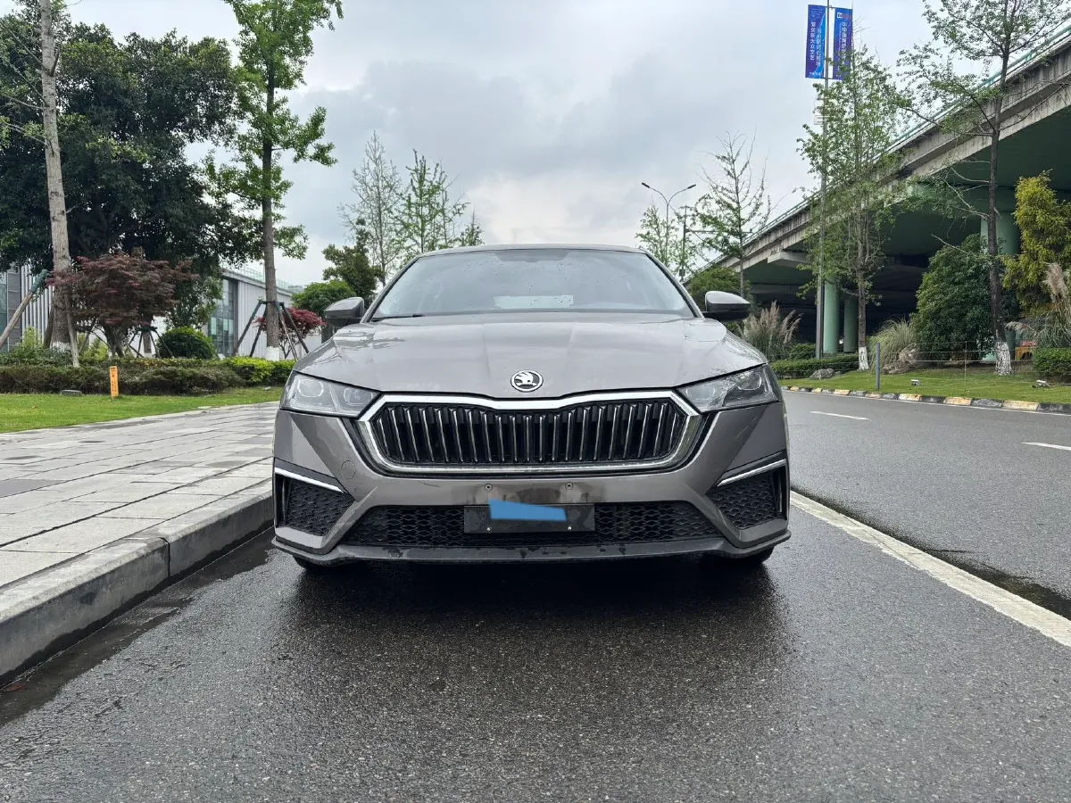 2021 Skoda Octavia 1.4T 150HP L4 7DCT,autocango,china used car exporter,china ev exporter,chinese used car exporter,chinese used ev exporter