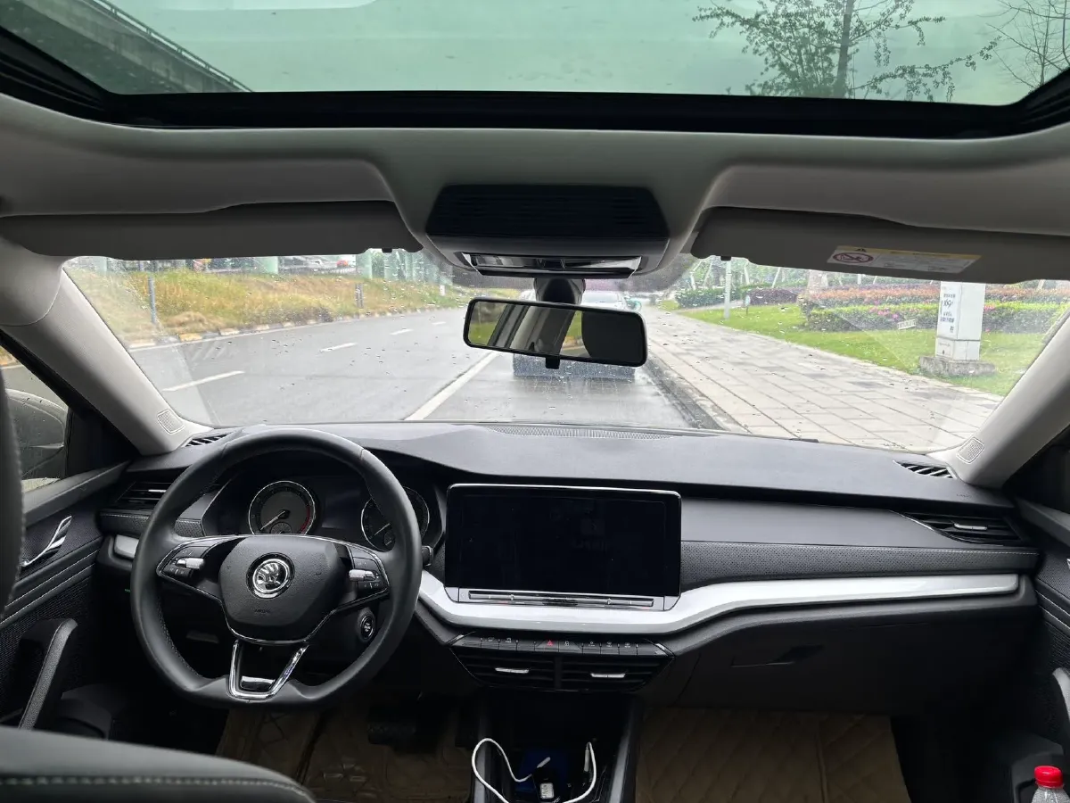 2021 Skoda Octavia 1.4T 150HP L4 7DCT,autocango,china used car exporter,china ev exporter,chinese used car exporter,chinese used ev exporter