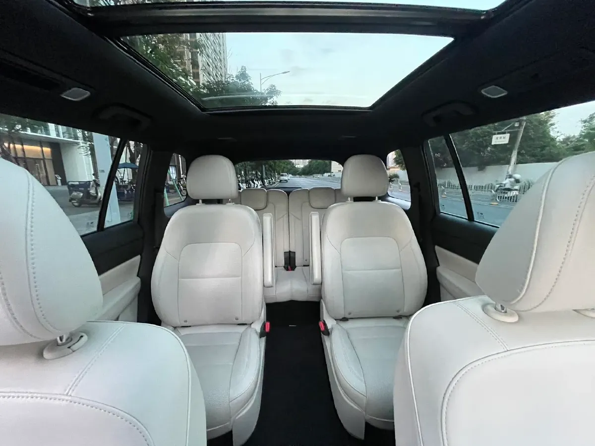 2021 Li ONE Range Extended 131HP REEV 40.5KWH,autocango,china used car exporter,china ev exporter,chinese used car exporter,chinese used ev exporter