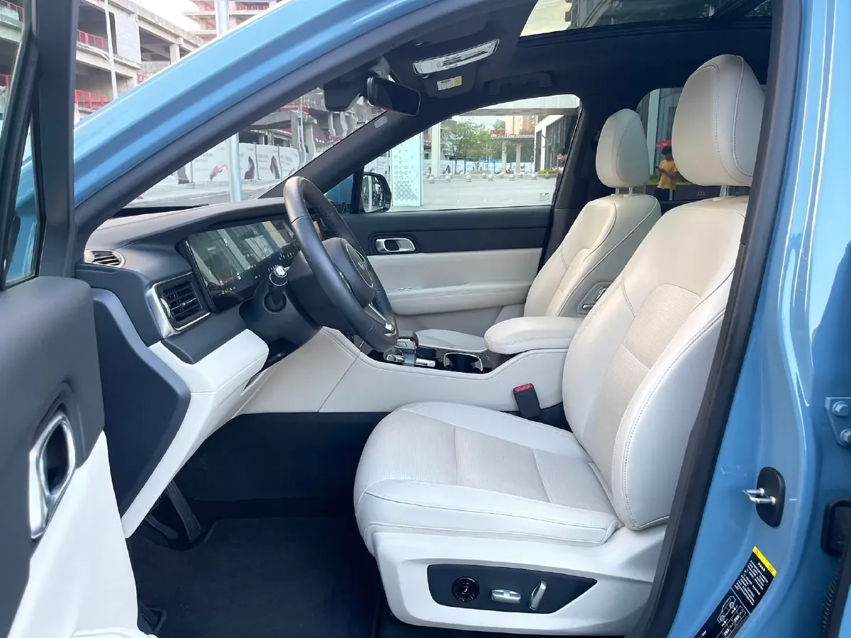 2021 Li ONE Range Extended 131HP REEV 40.5KWH,autocango,china used car exporter,china ev exporter,chinese used car exporter,chinese used ev exporter