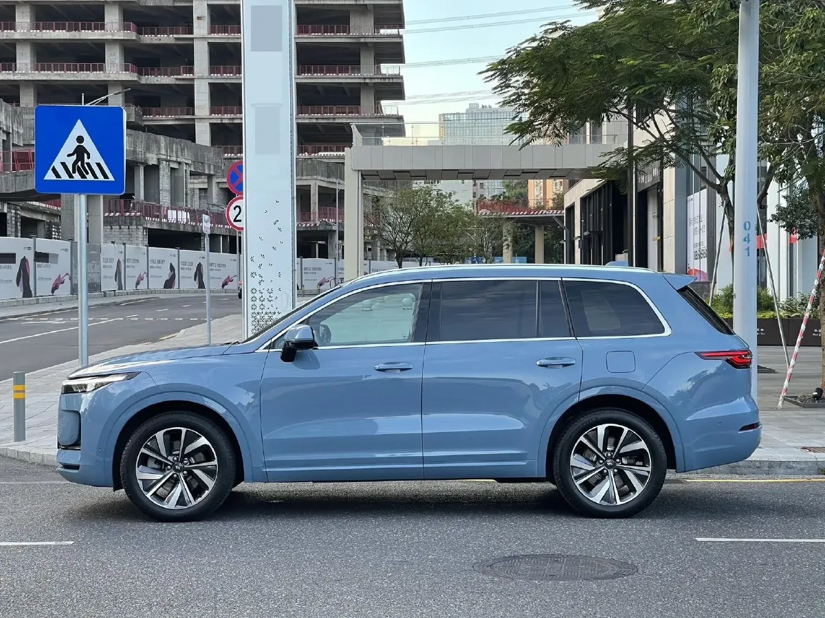 2021 Li ONE Range Extended 131HP REEV 40.5KWH,autocango,china used car exporter,china ev exporter,chinese used car exporter,chinese used ev exporter